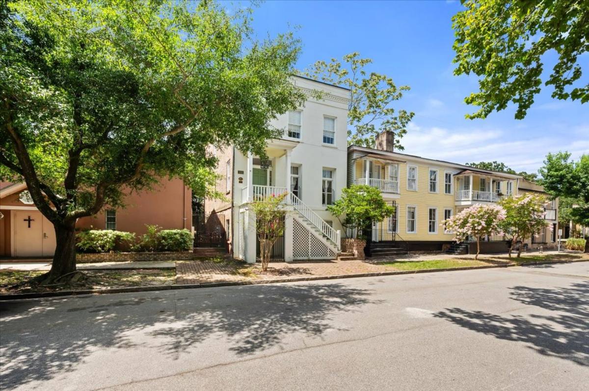 Apartment for rent at 205 W Huntingdon St, Savannah, GA 31401