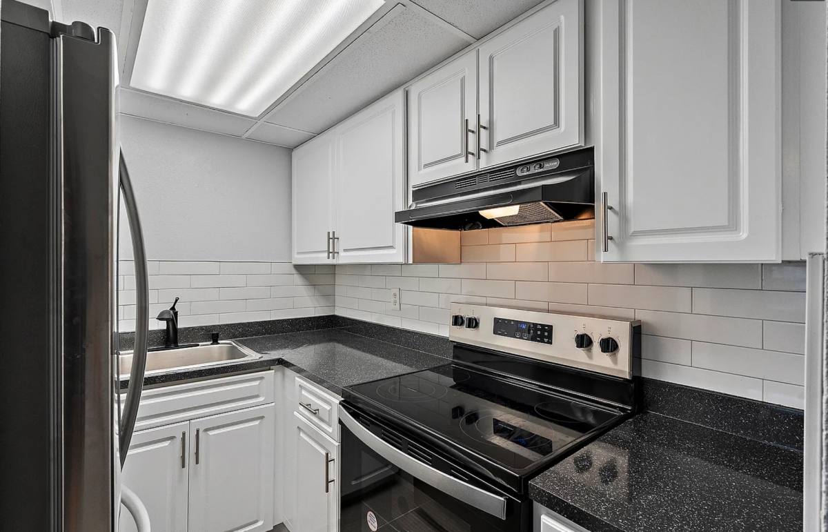 Apartment for rent at 8850 Blind Pass Rd, Saint Petersburg, FL 33706