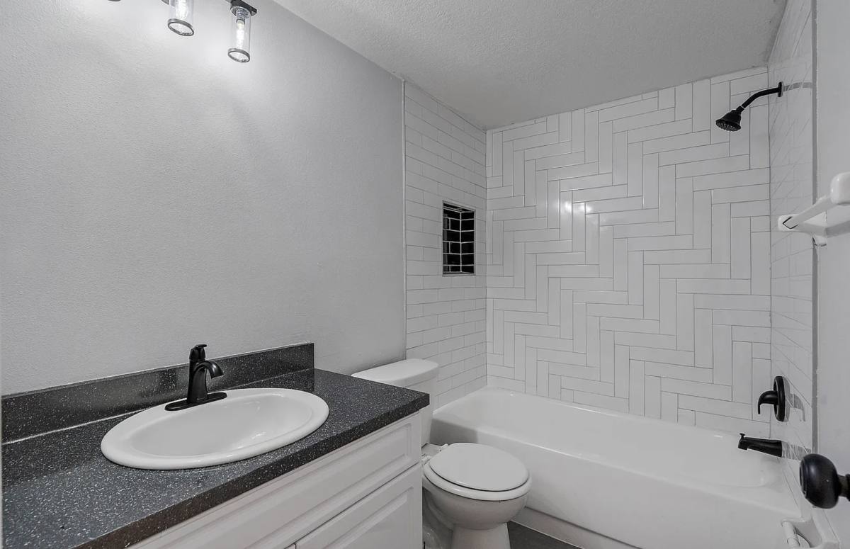 Apartment for rent at 8850 Blind Pass Rd, Saint Petersburg, FL 33706