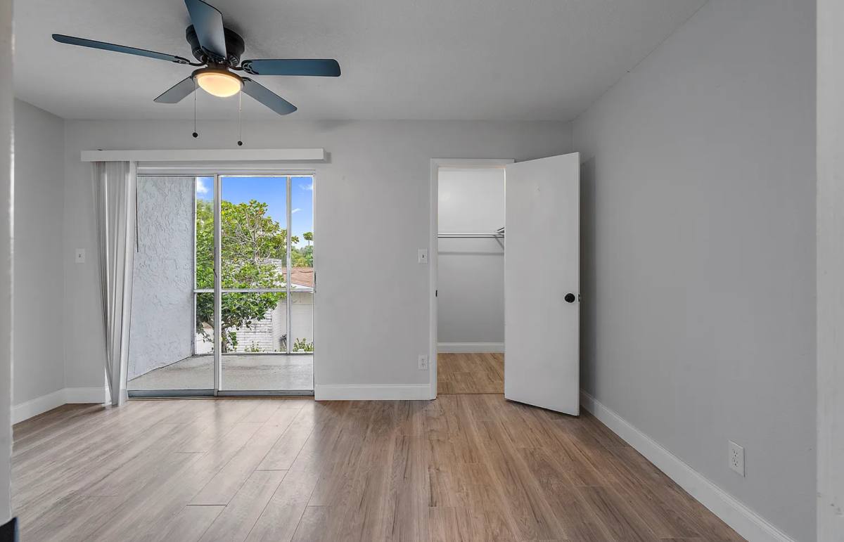 Apartment for rent at 8850 Blind Pass Rd, Saint Petersburg, FL 33706
