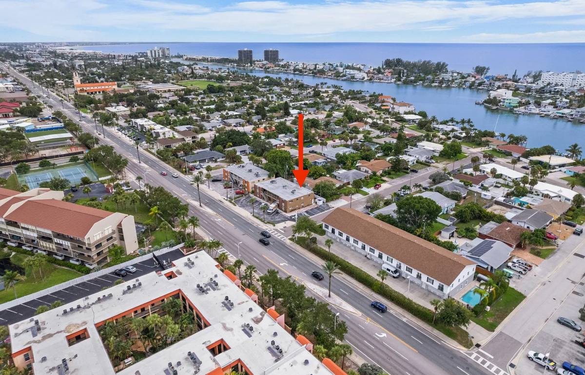 Apartment for rent at 8850 Blind Pass Rd, Saint Petersburg, FL 33706