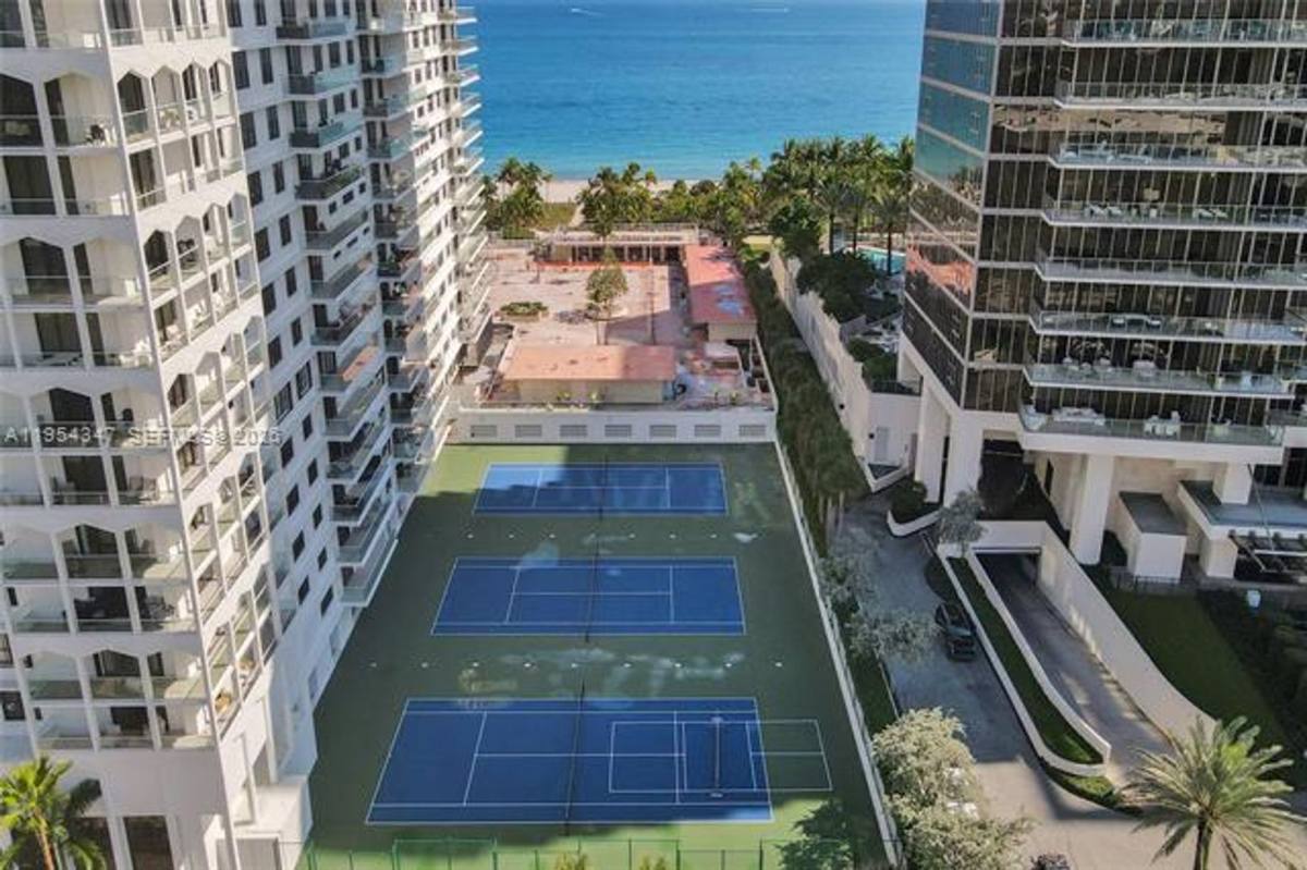 Apartment for rent at 9801 Collins Ave Appt 8S, Miami Beach, FL 33154