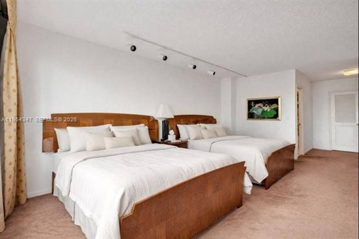 Apartment for rent at 9801 Collins Ave Appt 8S, Miami Beach, FL 33154