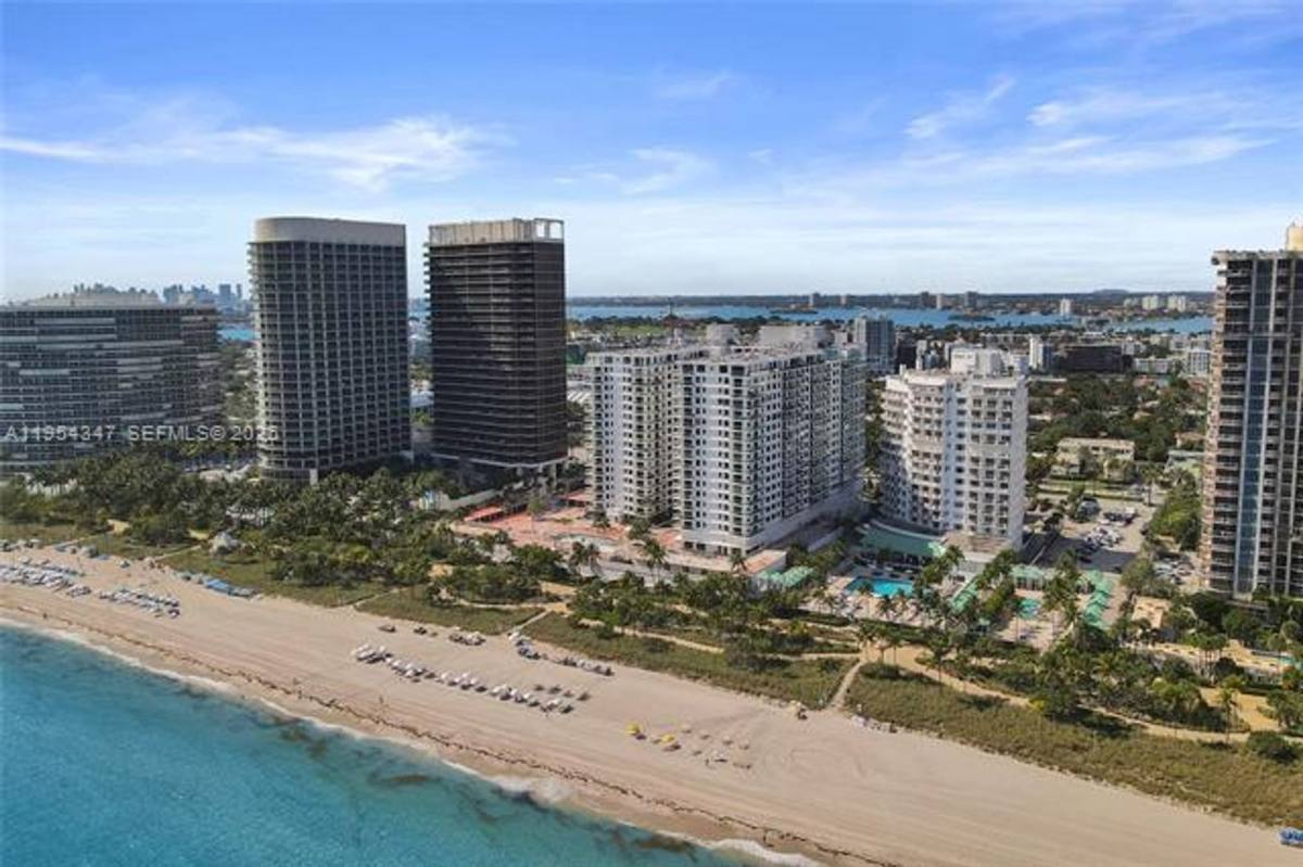Apartment for rent at 9801 Collins Ave Appt 8S, Miami Beach, FL 33154