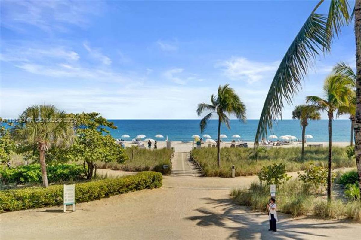 Apartment for rent at 9801 Collins Ave Appt 8S, Miami Beach, FL 33154
