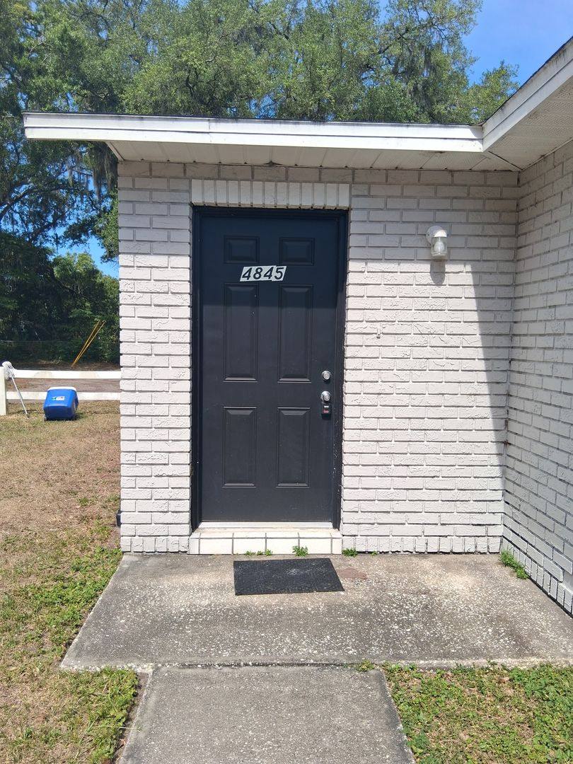 House for rent at 4845 20th St, Zephyrhills, FL 33542