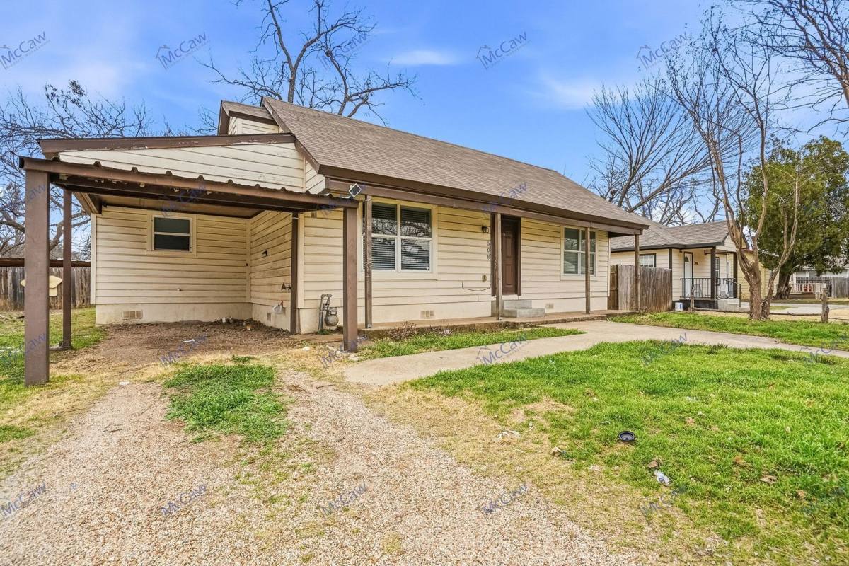 House for rent at 508 W Lone Star Ave, Cleburne, TX 76033