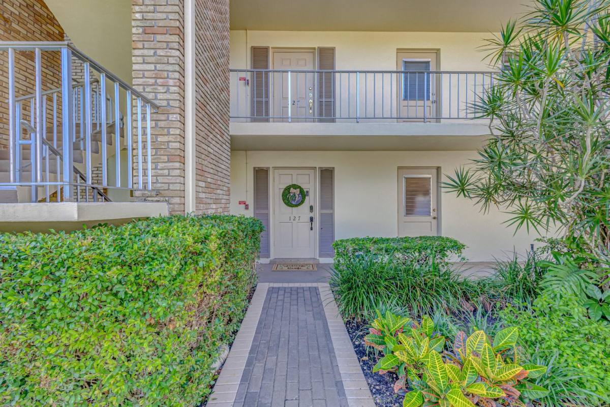 Condo for rent at 5650 Tamberlane Circle #127, Palm Beach Gardens, FL 33418