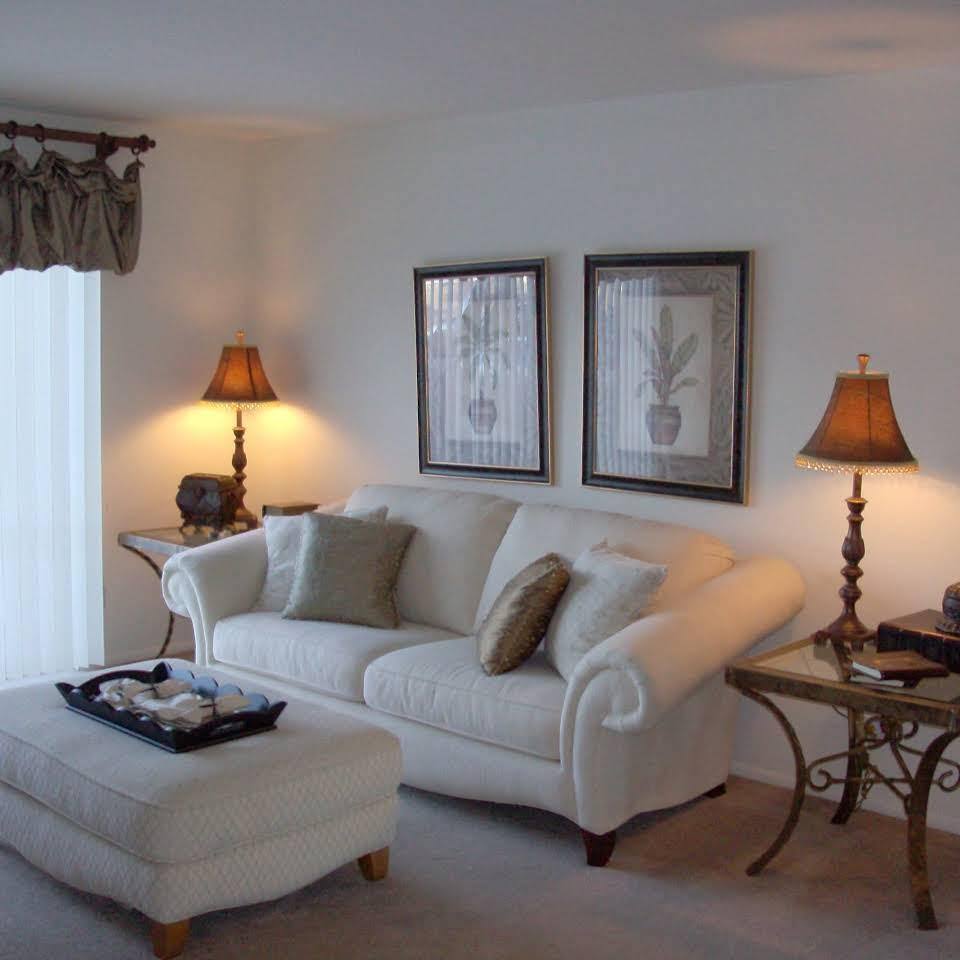 Apartment for rent at 1300 S Elmhurst Rd, Mount Prospect, IL 60056