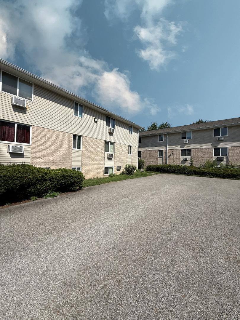 Apartment for rent at Turnberry, 834 E Midlothian Blvd, Youngstown, OH 44502