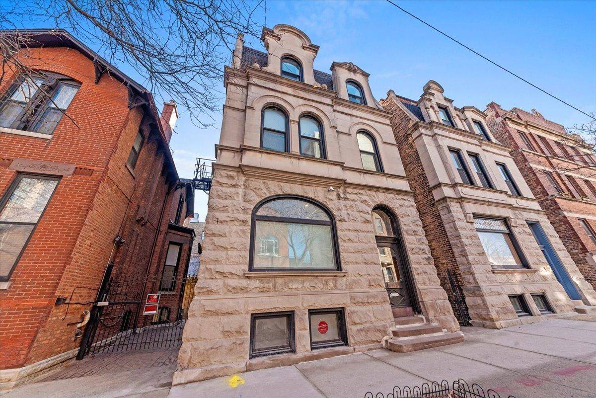 Apartment for rent at 533 W Wrightwood #3R, Chicago, IL 60614