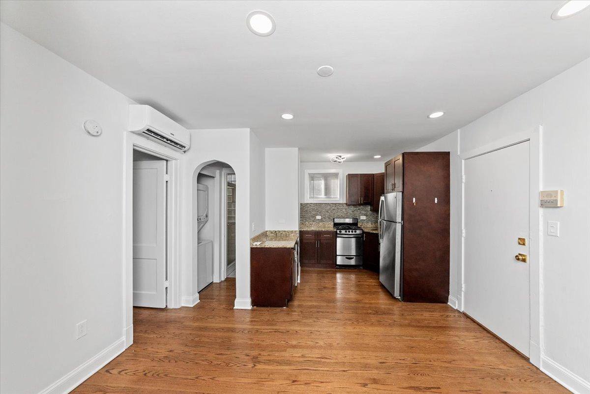 Apartment for rent at 533 W Wrightwood #3R, Chicago, IL 60614