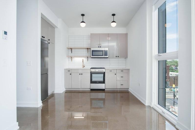 Apartment for rent at 1137 W Foster Ave #404, Chicago, IL 60640