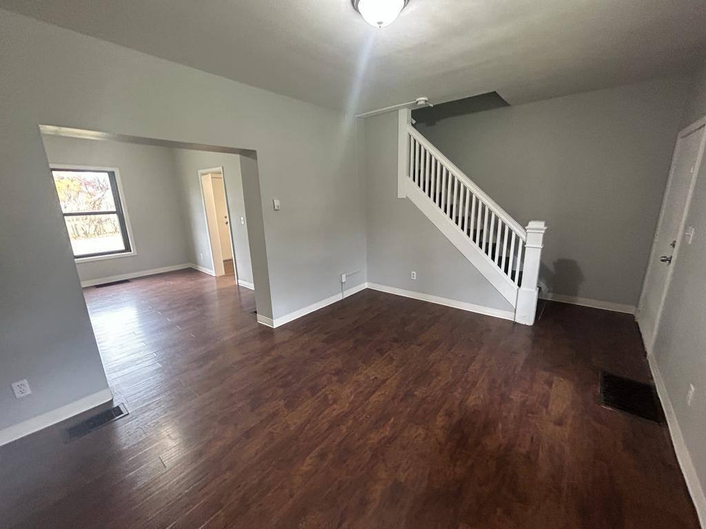 Apartment for rent at 1633 Shehy St #1, Youngstown, OH 44506