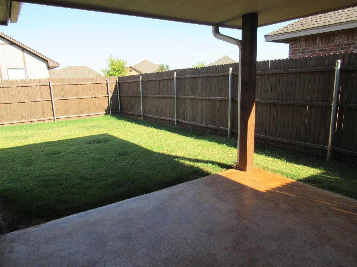 House for rent at Silverhawk, 17516 Black Hawk Dr, Edmond, OK 73012