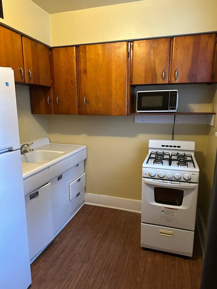 Apartment for rent at 315 1 2 N Van Buren Ave #1, Freeport, IL 61032