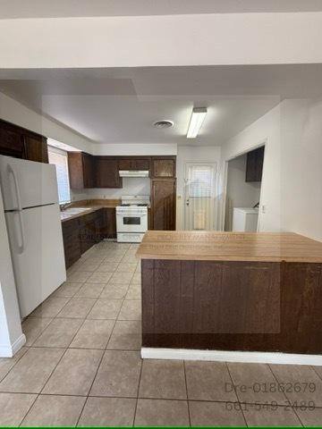 House for rent at 223 E Harding Ave #2, Bakersfield, CA 93308