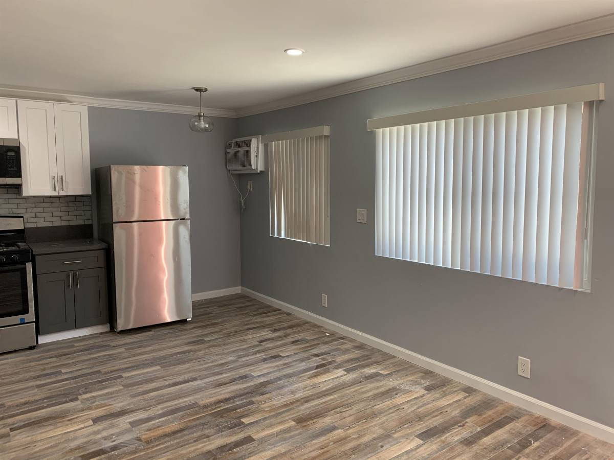 Apartment for rent at 827 North Alexandria Avenue, 627 N Alexandria Ave #3, Los Angeles, CA 90004