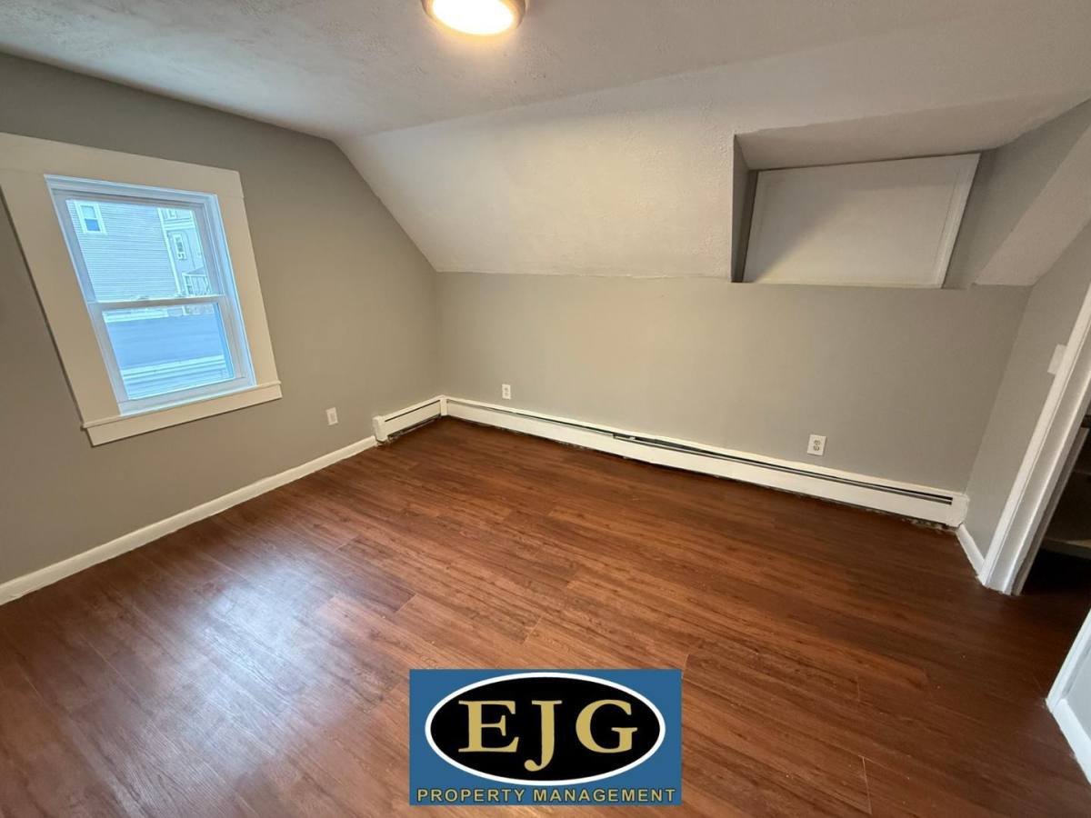 Apartment for rent at 363 Amherst St, Manchester, NH 03104