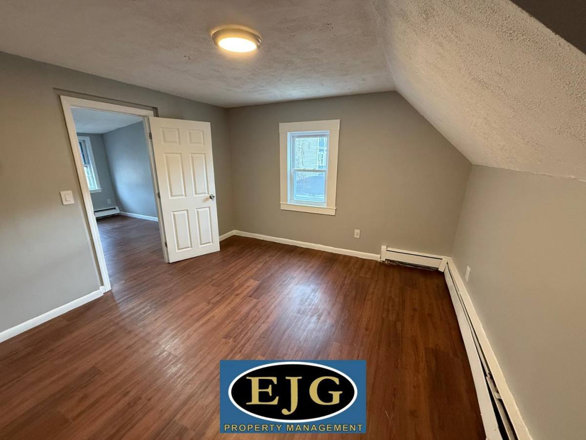 Apartment for rent at 363 Amherst St, Manchester, NH 03104