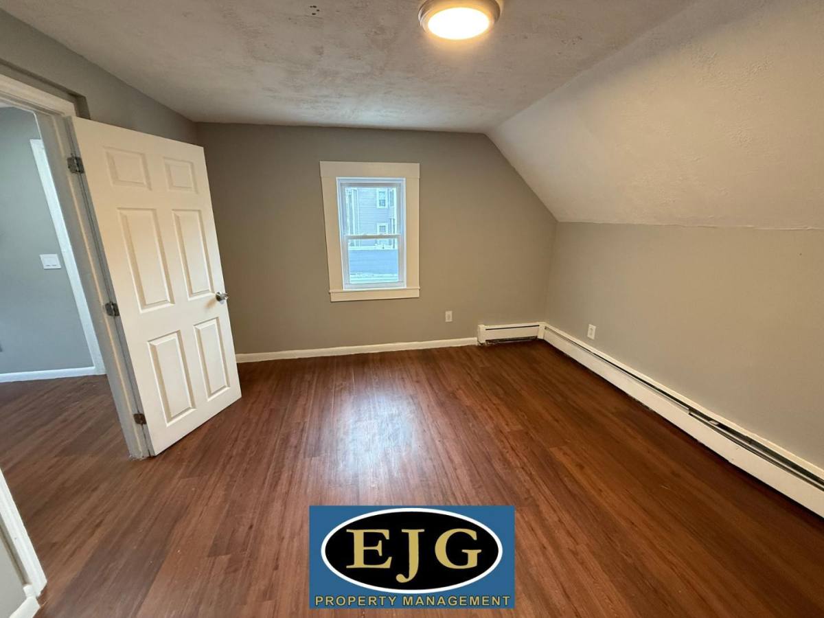 Apartment for rent at 363 Amherst St, Manchester, NH 03104