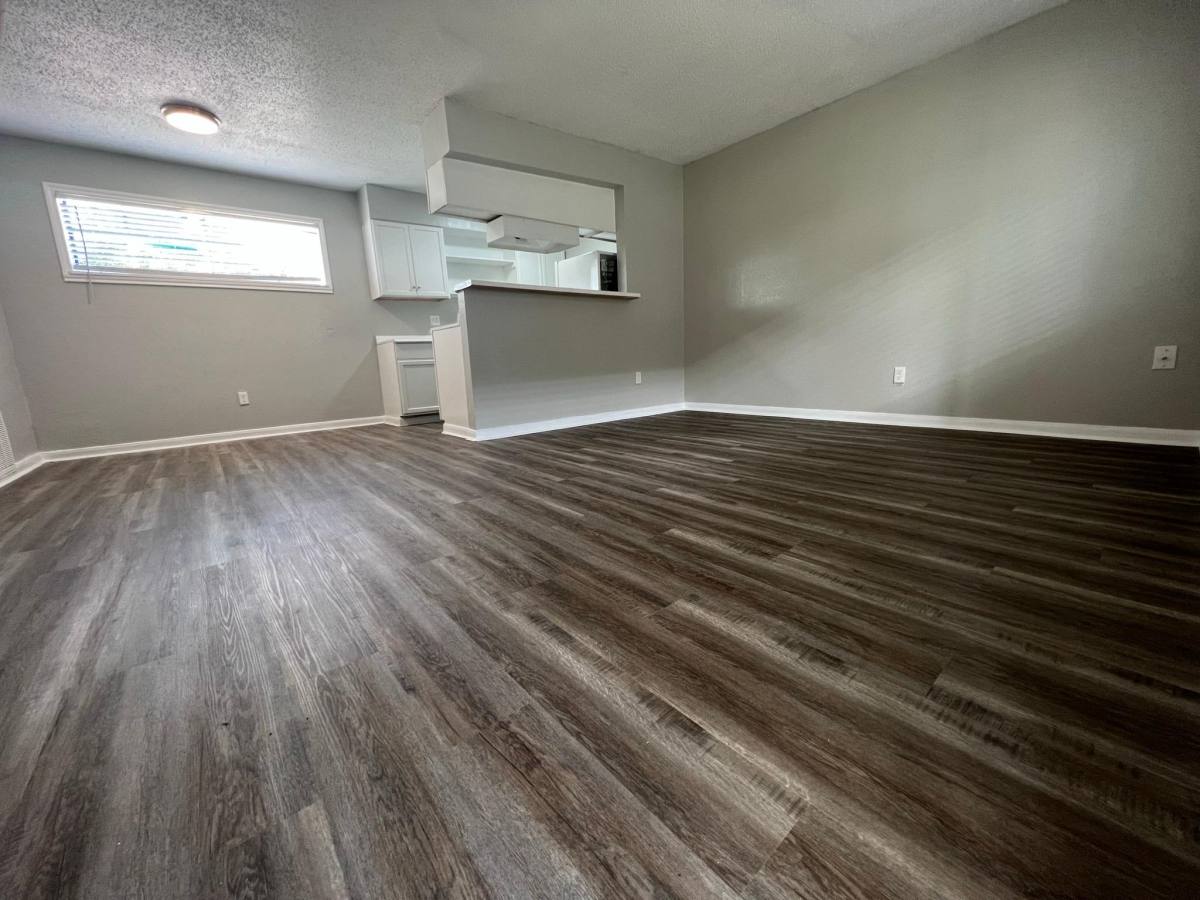 Apartment for rent at Embers, 2120 Strawberry Rd, Pasadena, TX 77502