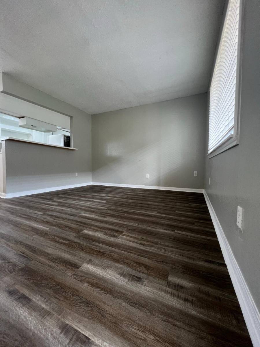 Apartment for rent at Embers, 2120 Strawberry Rd, Pasadena, TX 77502