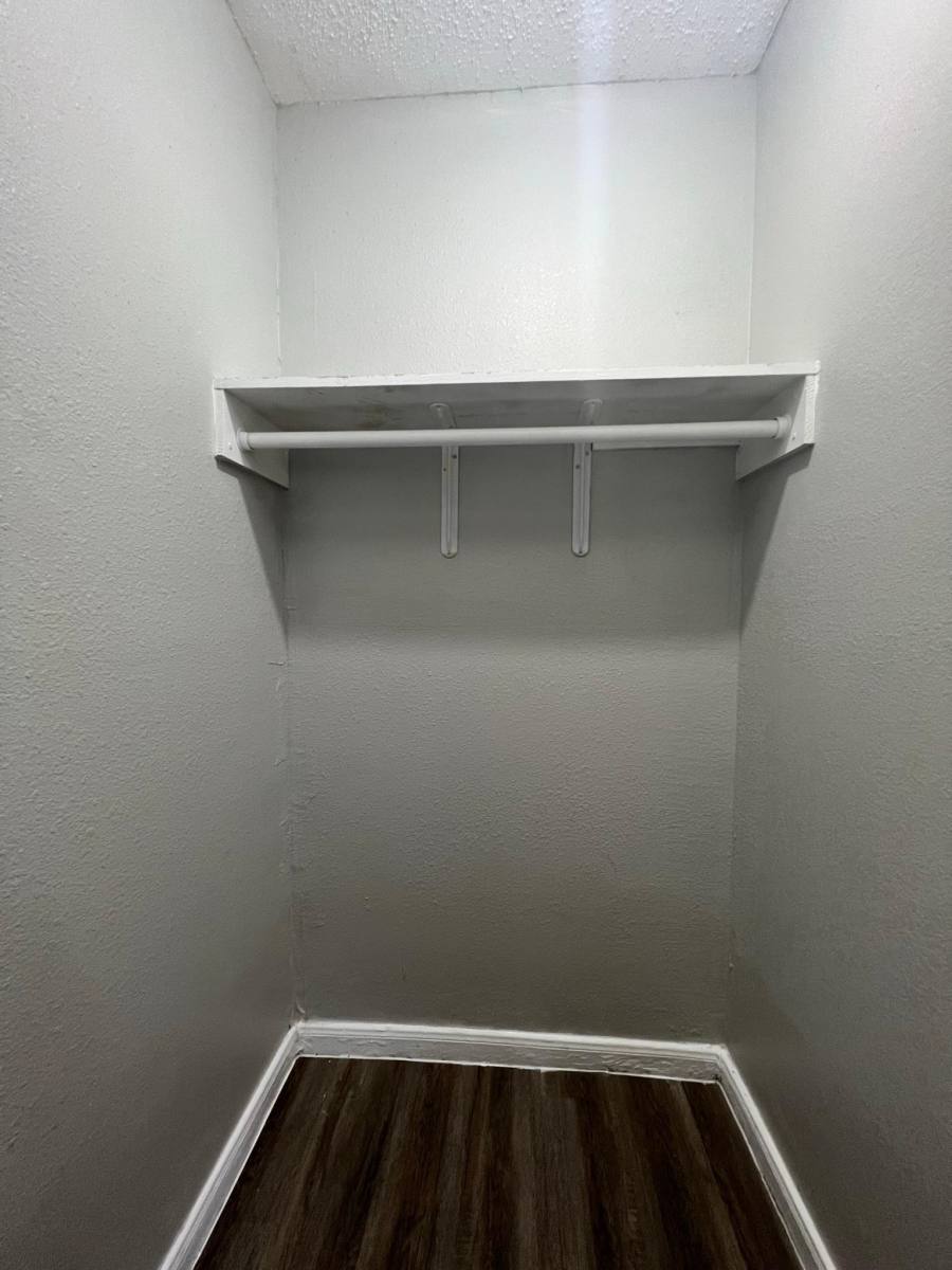 Apartment for rent at Embers, 2120 Strawberry Rd, Pasadena, TX 77502