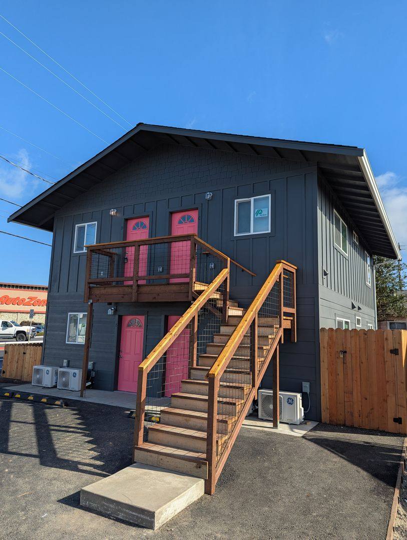 Apartment for rent at 963 W Harris St, Eureka, CA 95503