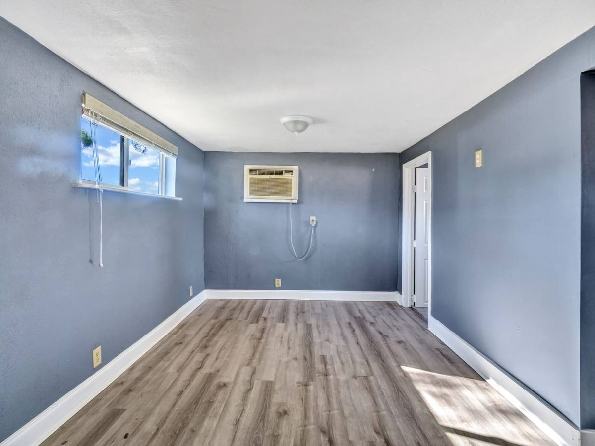 912 S Armstrong St, Denison, TX 75020 - Apartment For Rent - Image 7