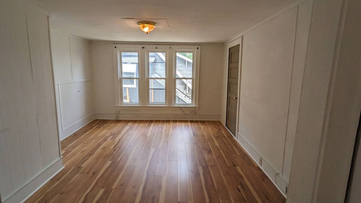 Apartment for rent at 121 E Holbrook Ave, Muskegon, MI 49442