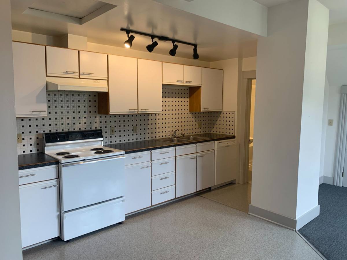 Apartment for rent at 511 E Chestnut St, Bellingham, WA 98225