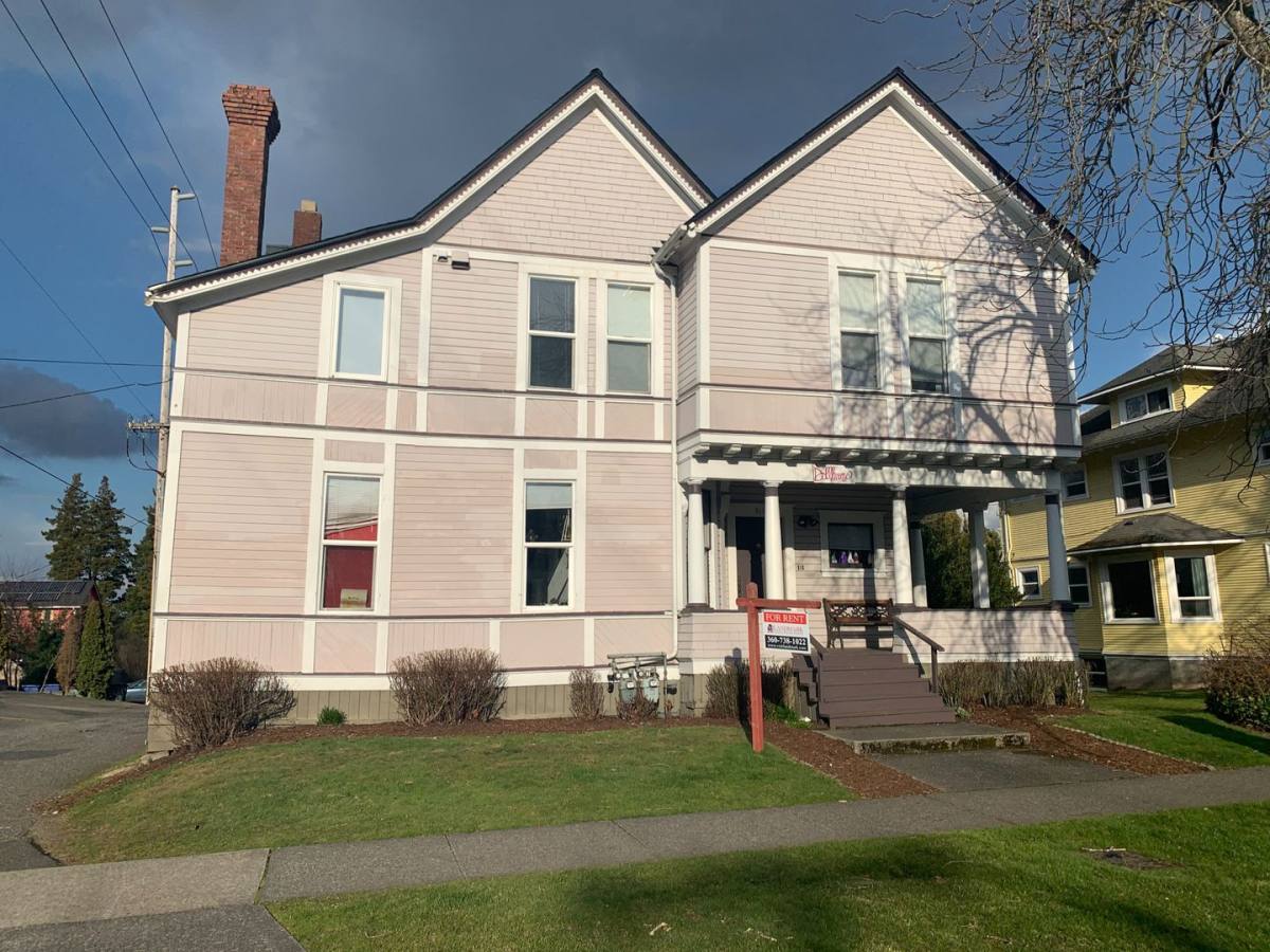 Apartment for rent at 511 E Chestnut St, Bellingham, WA 98225