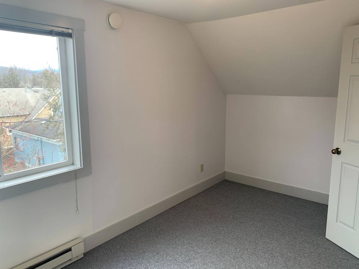 Apartment for rent at 511 E Chestnut St, Bellingham, WA 98225