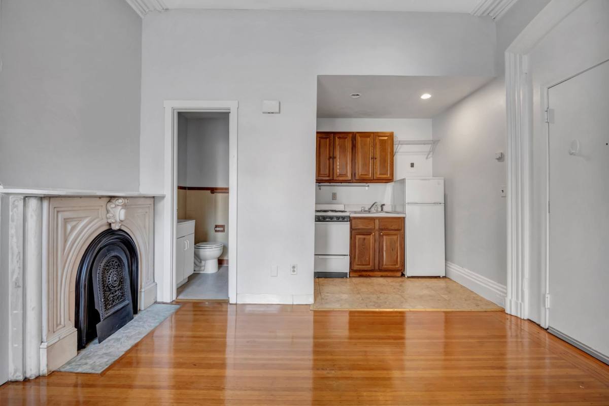 Apartment for rent at 42 Trumbull St, New Haven, CT 06510
