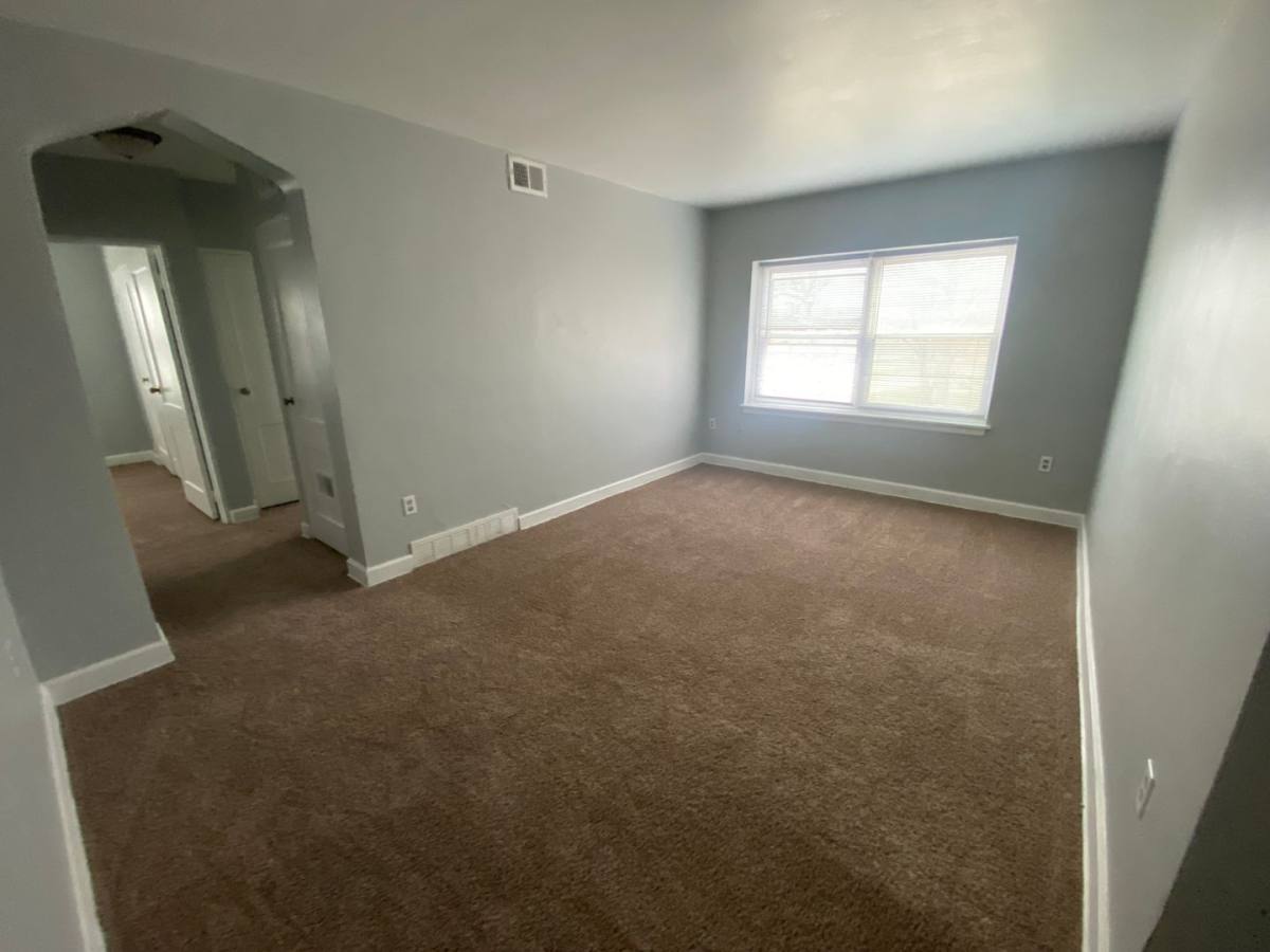 Apartment for rent at 806 State St, Bettendorf, IA 52722