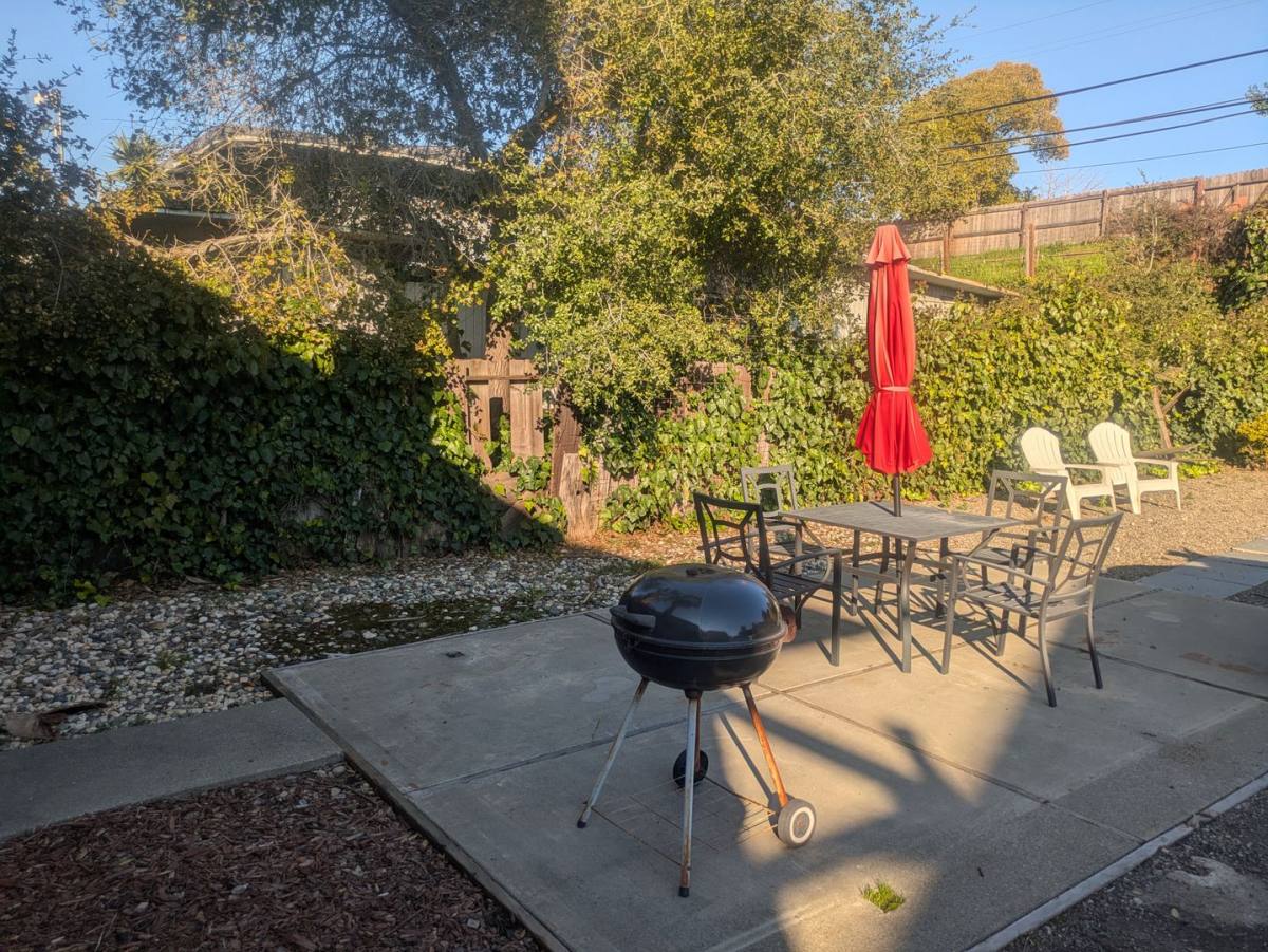 Apartment for rent at 24 Panorama Dr, Vallejo, CA 94589