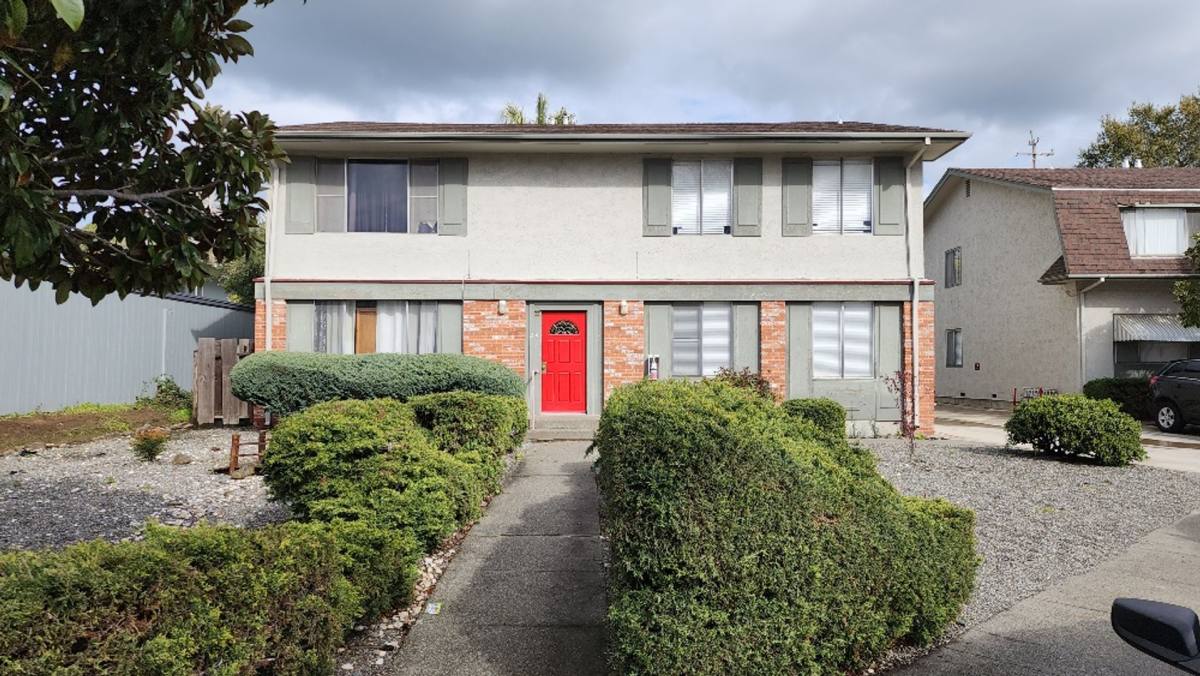 Apartment for rent at 24 Panorama Dr, Vallejo, CA 94589