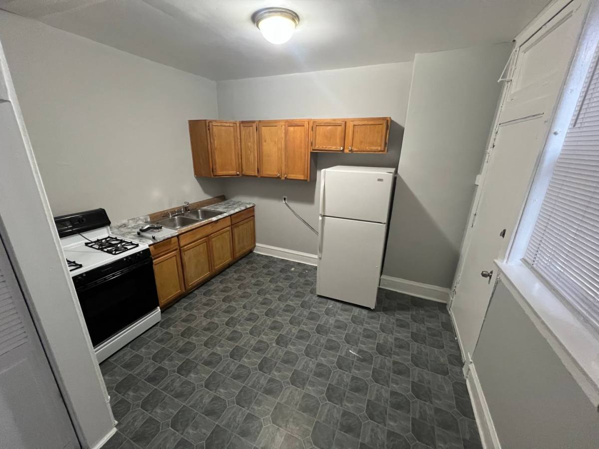 Apartment for rent at 5919 W Fulton, Chicago, IL 60644