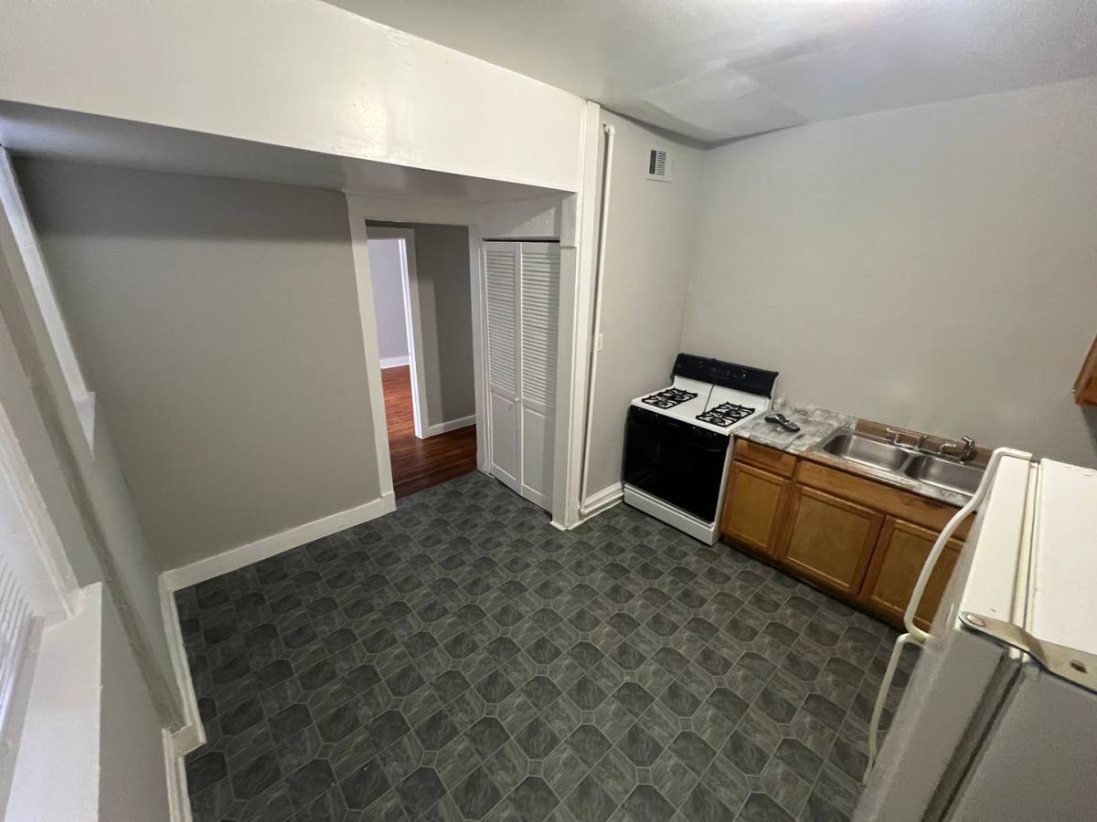 Apartment for rent at 5919 W Fulton, Chicago, IL 60644