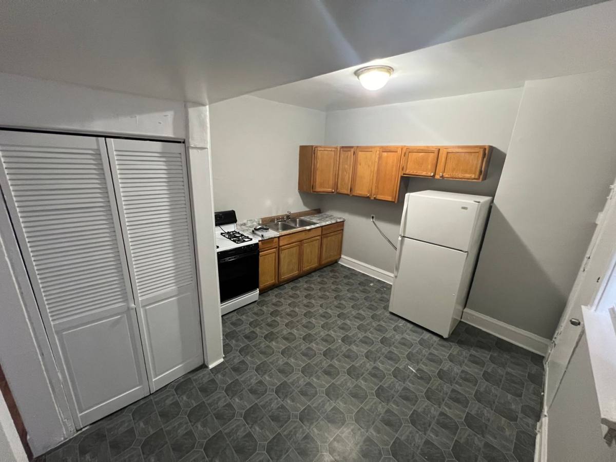 Apartment for rent at 5919 W Fulton, Chicago, IL 60644