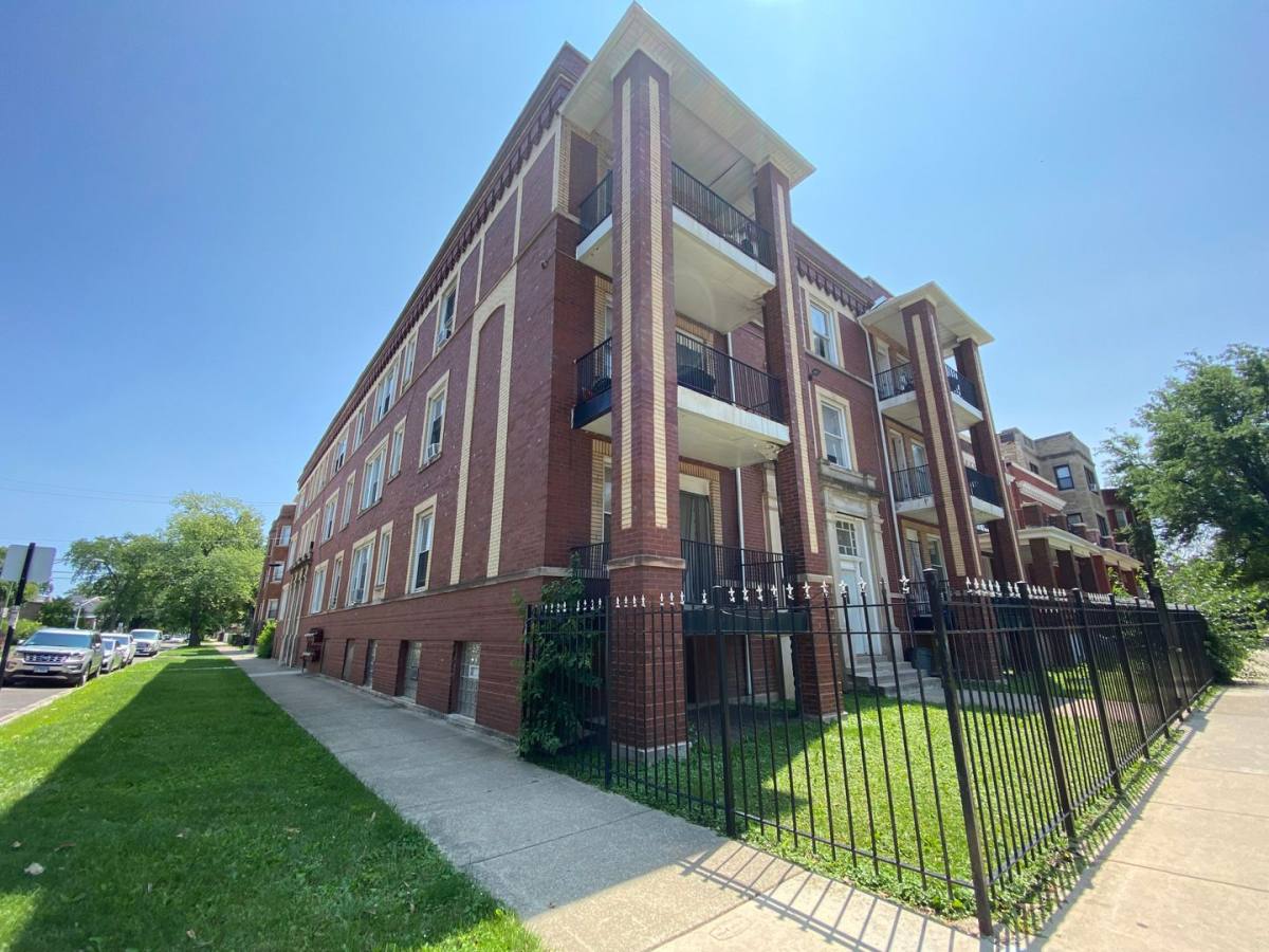 Apartment for rent at 5919 W Fulton, Chicago, IL 60644