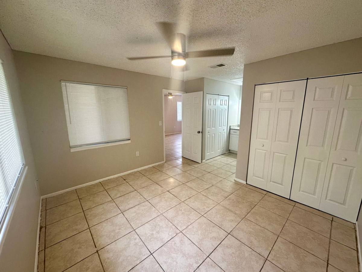 Apartment for rent at 2522 S Oak Ave, Sanford, FL 32773