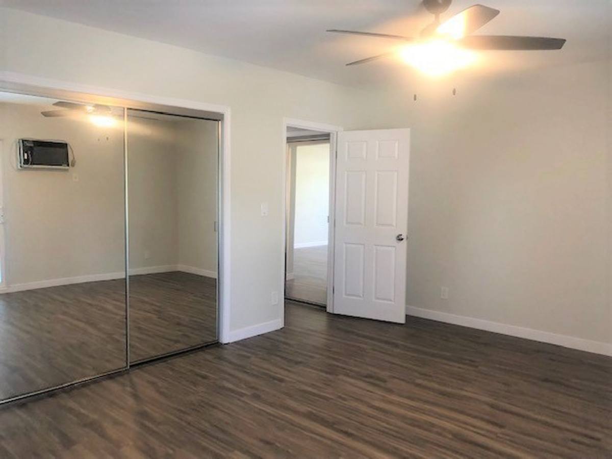 Apartment for rent at 13825 Vanowen St, Van Nuys, CA 91405
