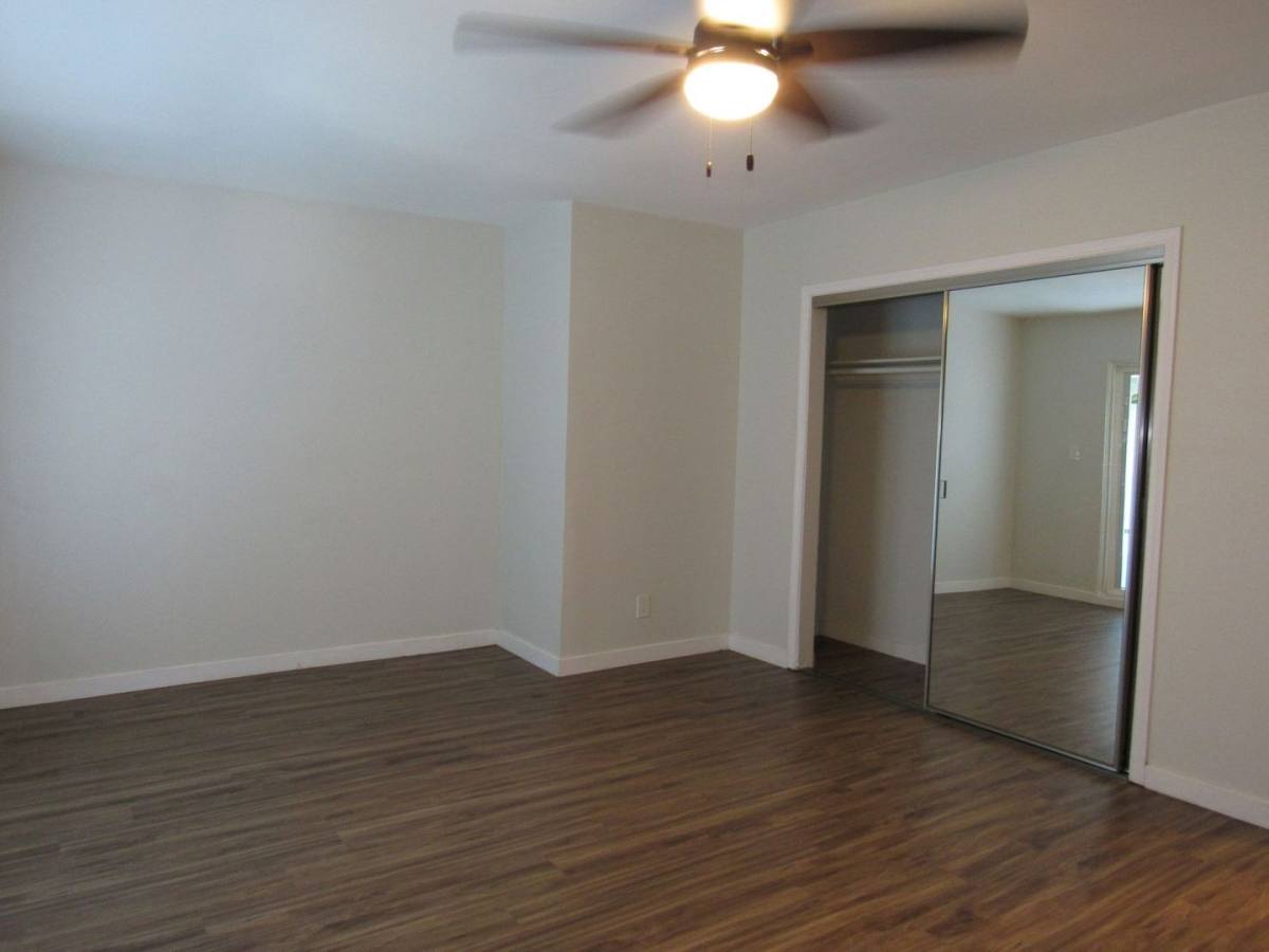 Apartment for rent at 13825 Vanowen St, Van Nuys, CA 91405