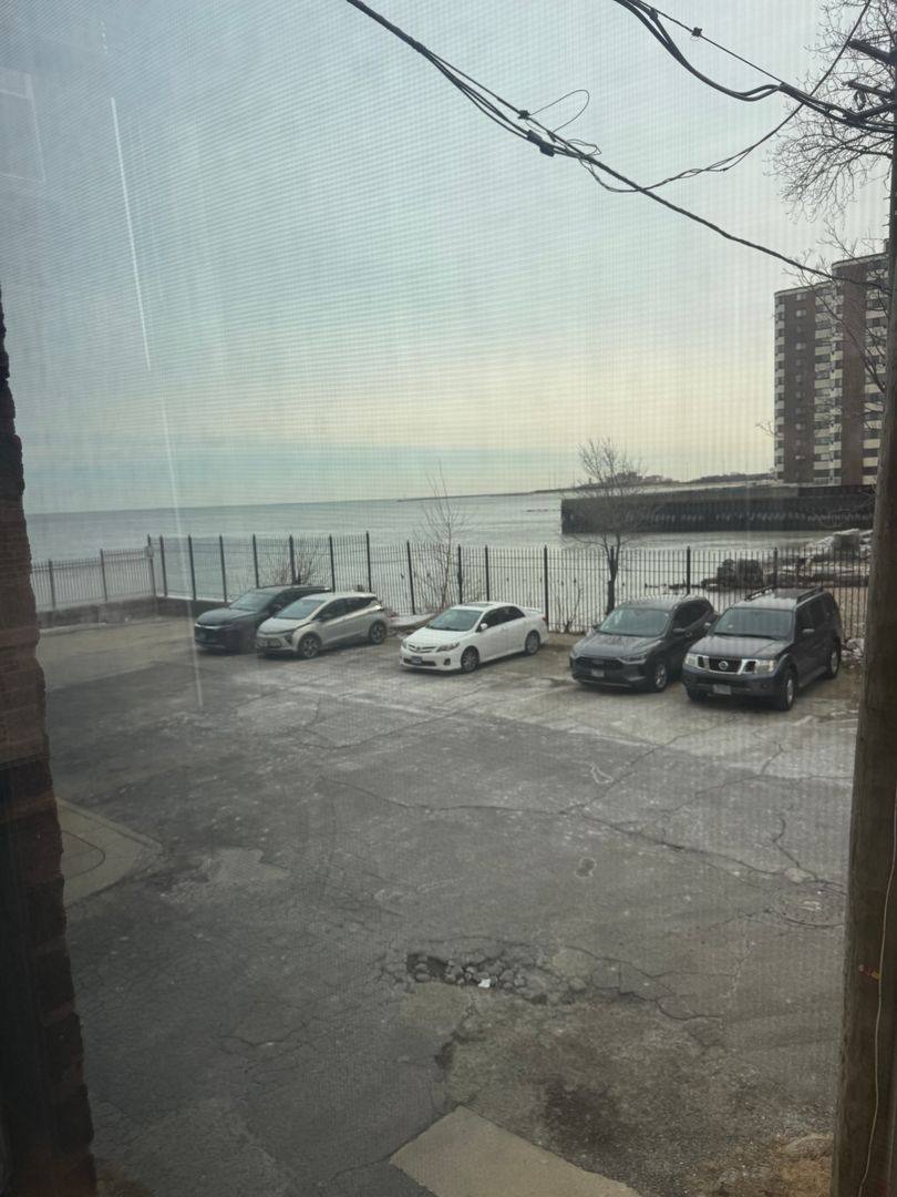 Apartment for rent at 7263 S Shore Dr, Chicago, IL 60649