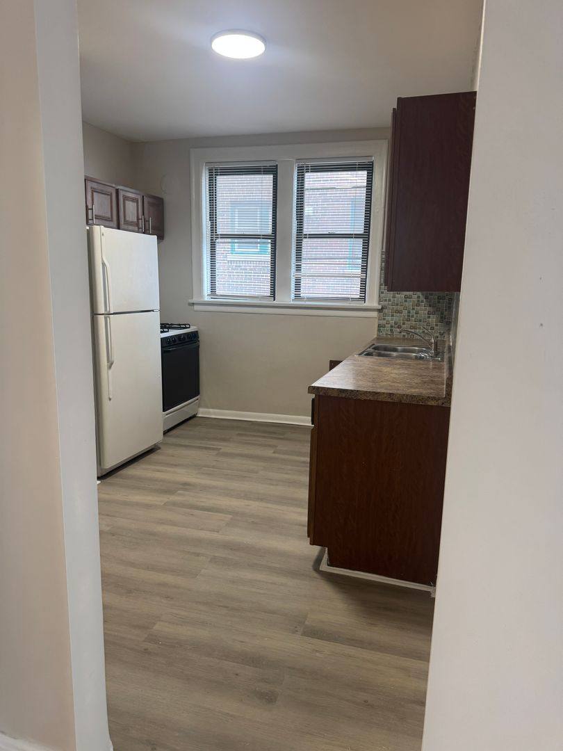Apartment for rent at 7263 S Shore Dr, Chicago, IL 60649