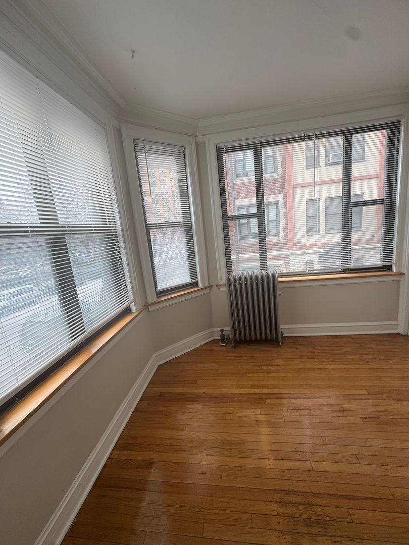 Apartment for rent at 7263 S Shore Dr, Chicago, IL 60649