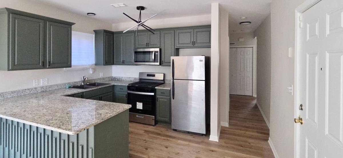 Apartment for rent at 6439 S Saint Lawrence Ave, Chicago, IL 60637