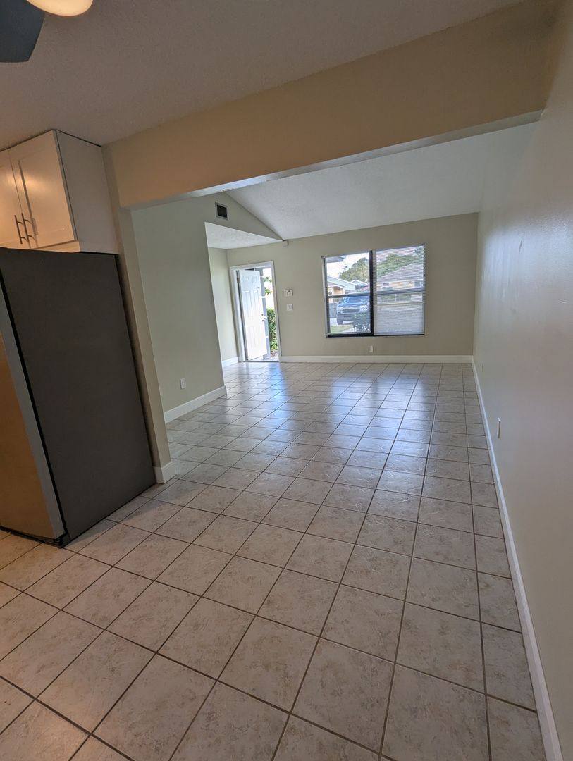 Apartment for rent at 1382 Birkdale Dr, Wellington, FL 33414